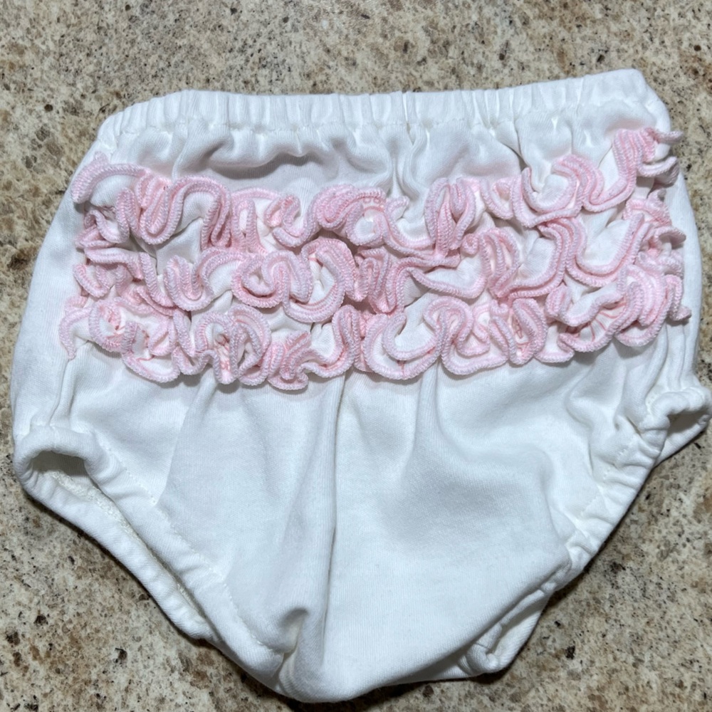 Kissy Kissy’s Qt•Qt Ruffle Butt Diaper Cover - Pink & White - Size 0-3m